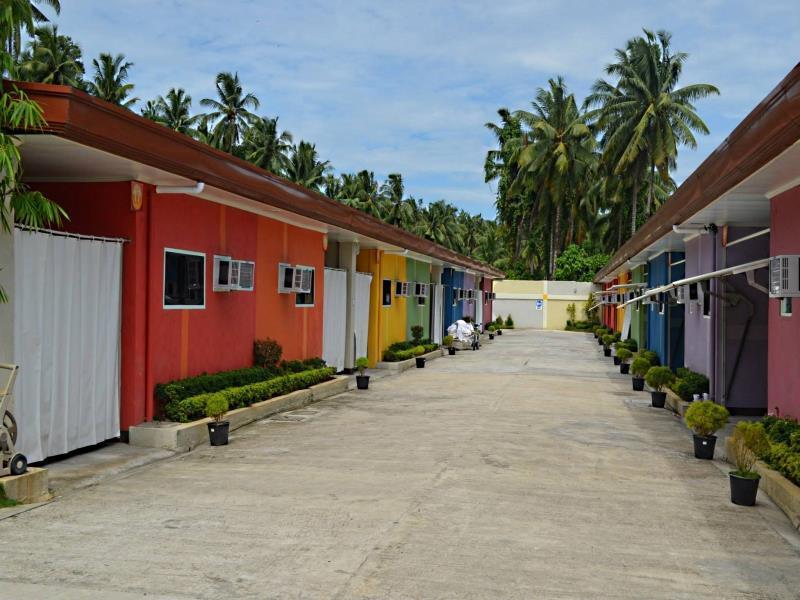 Rainbow Romanz Garden Inn Tagum Bagian luar foto